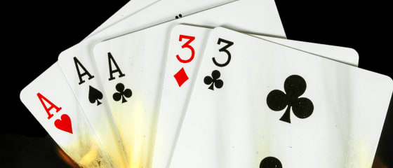传统牌九扑克与。正视牌九扑克